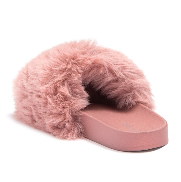 Furry Slides - Picture 3 of 6